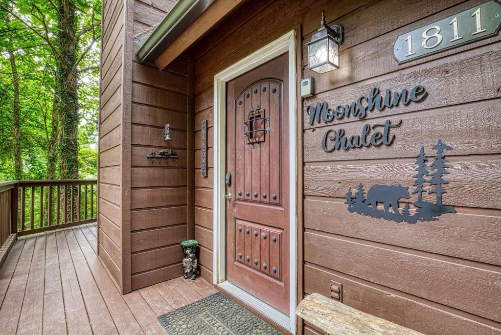 Moonshine Chalet, Hot Tub, Pool Access, Wifi, 1089 Free Tickets Each Paid Day, Dollywood And More แกตลิงเบิร์ก ภายนอก รูปภาพ